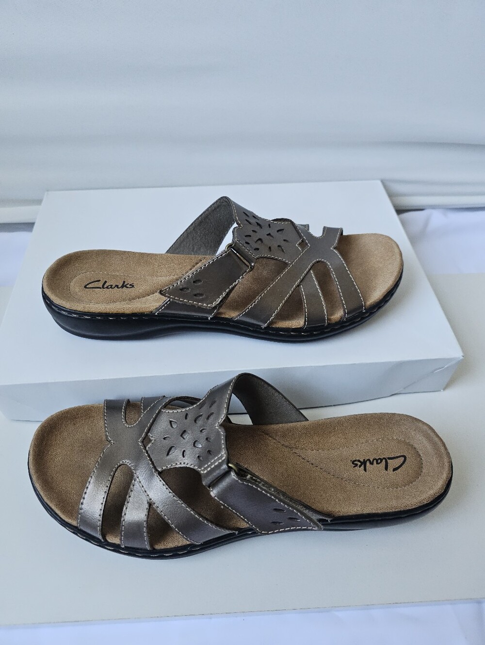Clarks Pewter Metallic Leather Cutout Comfort Sandals Mule Size 11M NWOT